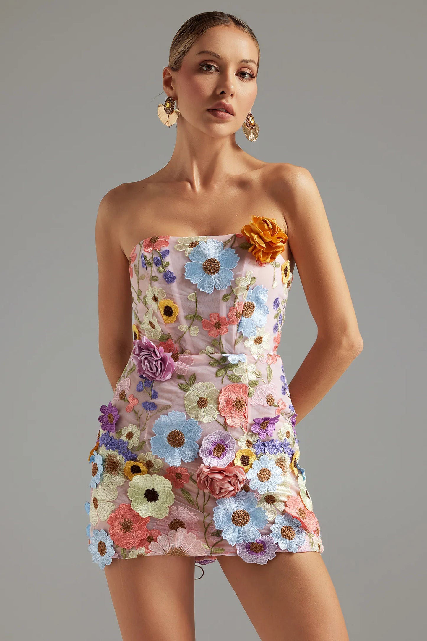 Sydney Minikleid mit Blumenstickerei und Netzstoff