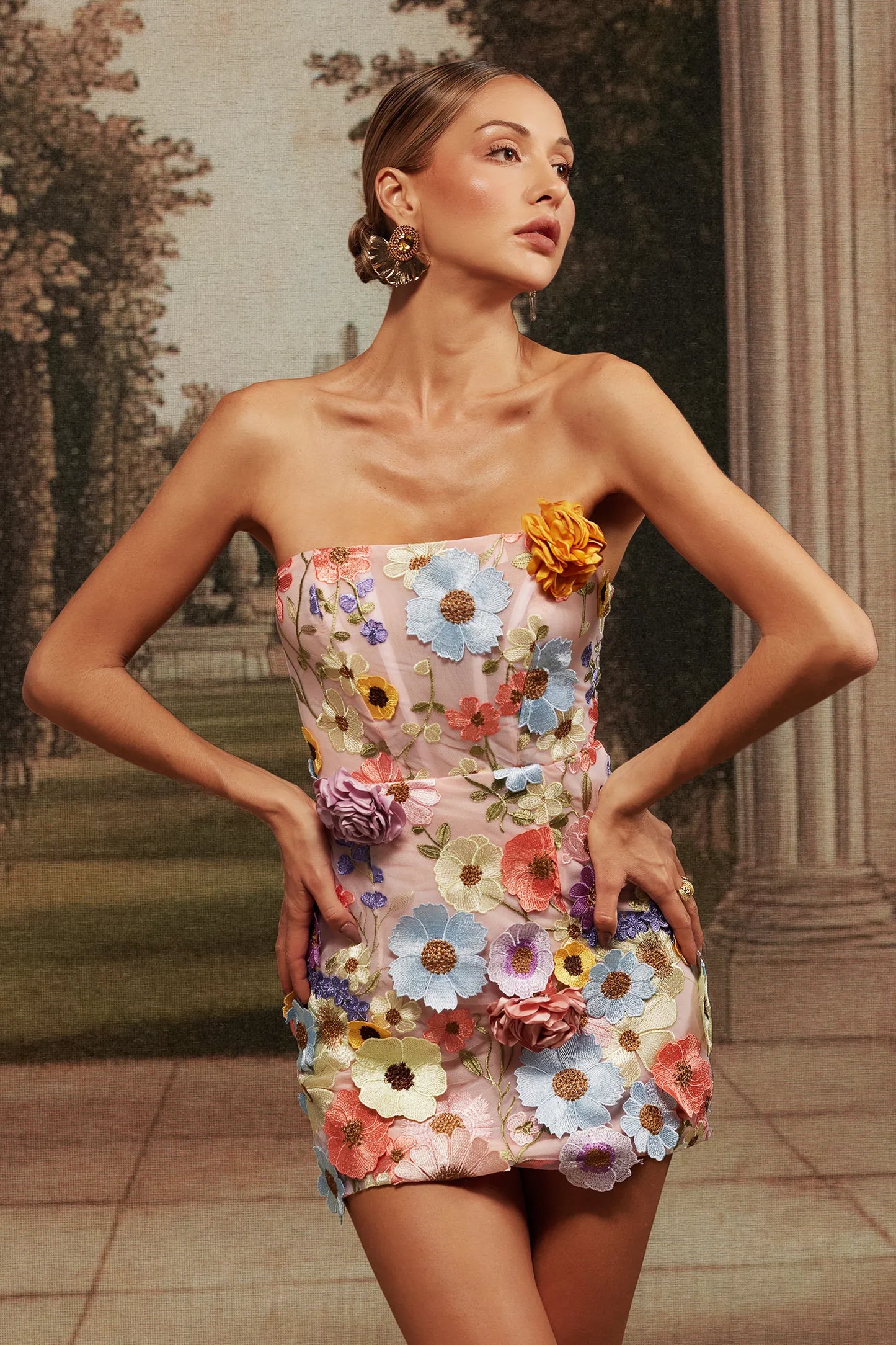 Sydney Minikleid mit Blumenstickerei und Netzstoff