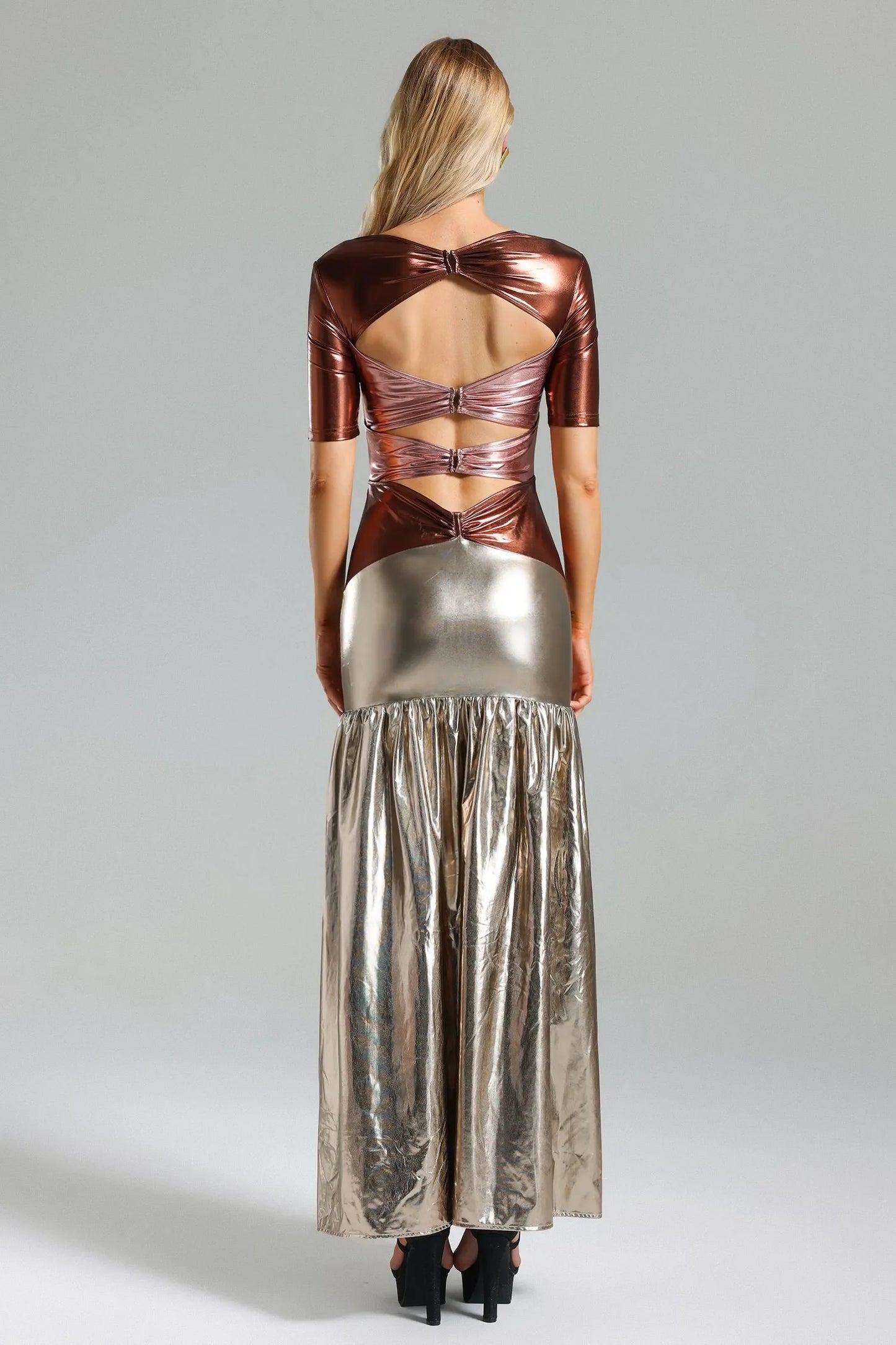 Kaci Maxikleid mit Metallic-Ausschnitt