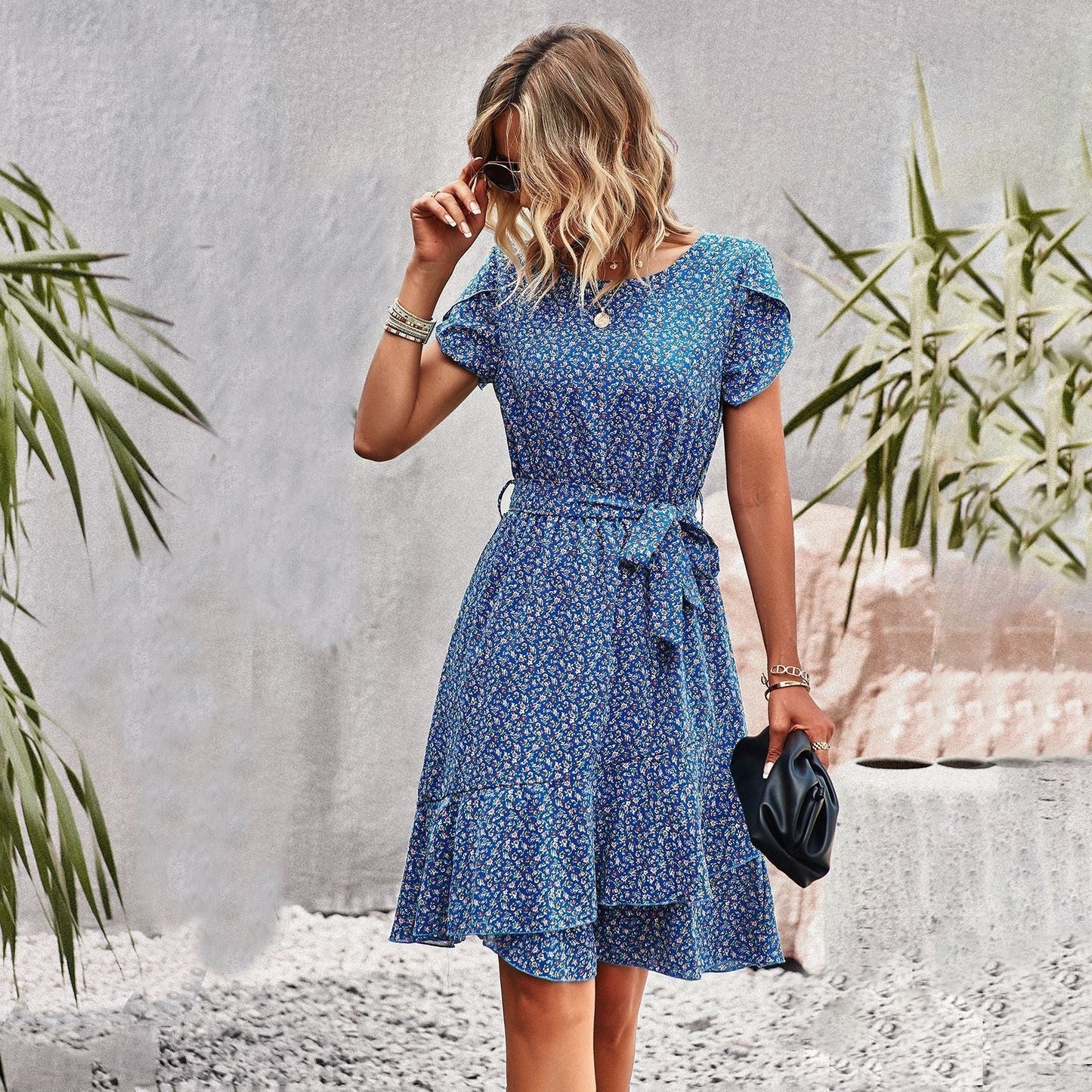 ANNABEL | FASHIONABLE DRESS WITH FLATTERING WAISTBAND