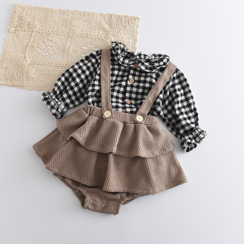 Vintage Style Baby Girl Ruffle Set